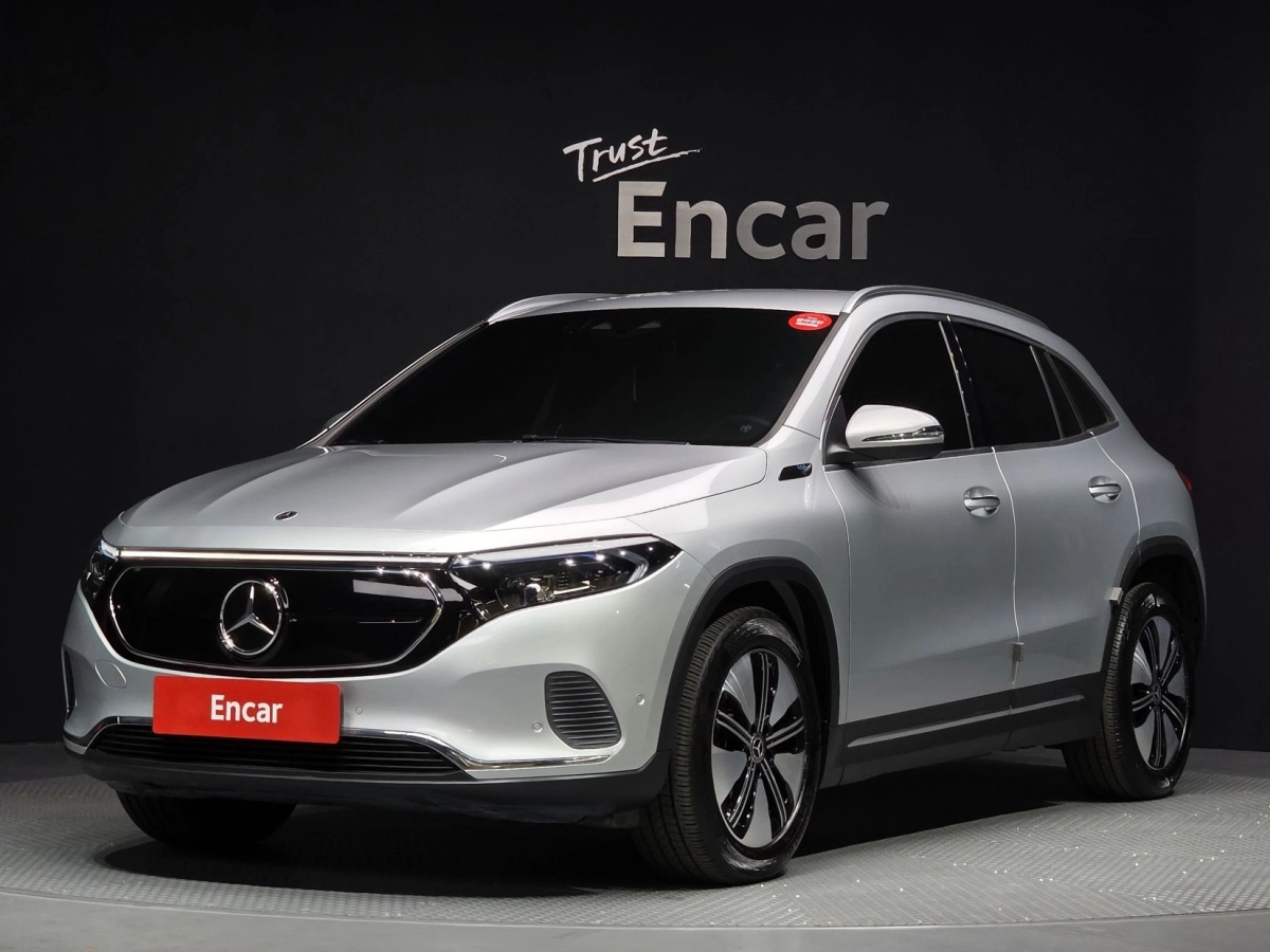 MERCEDES BENZ EQA H243  2021