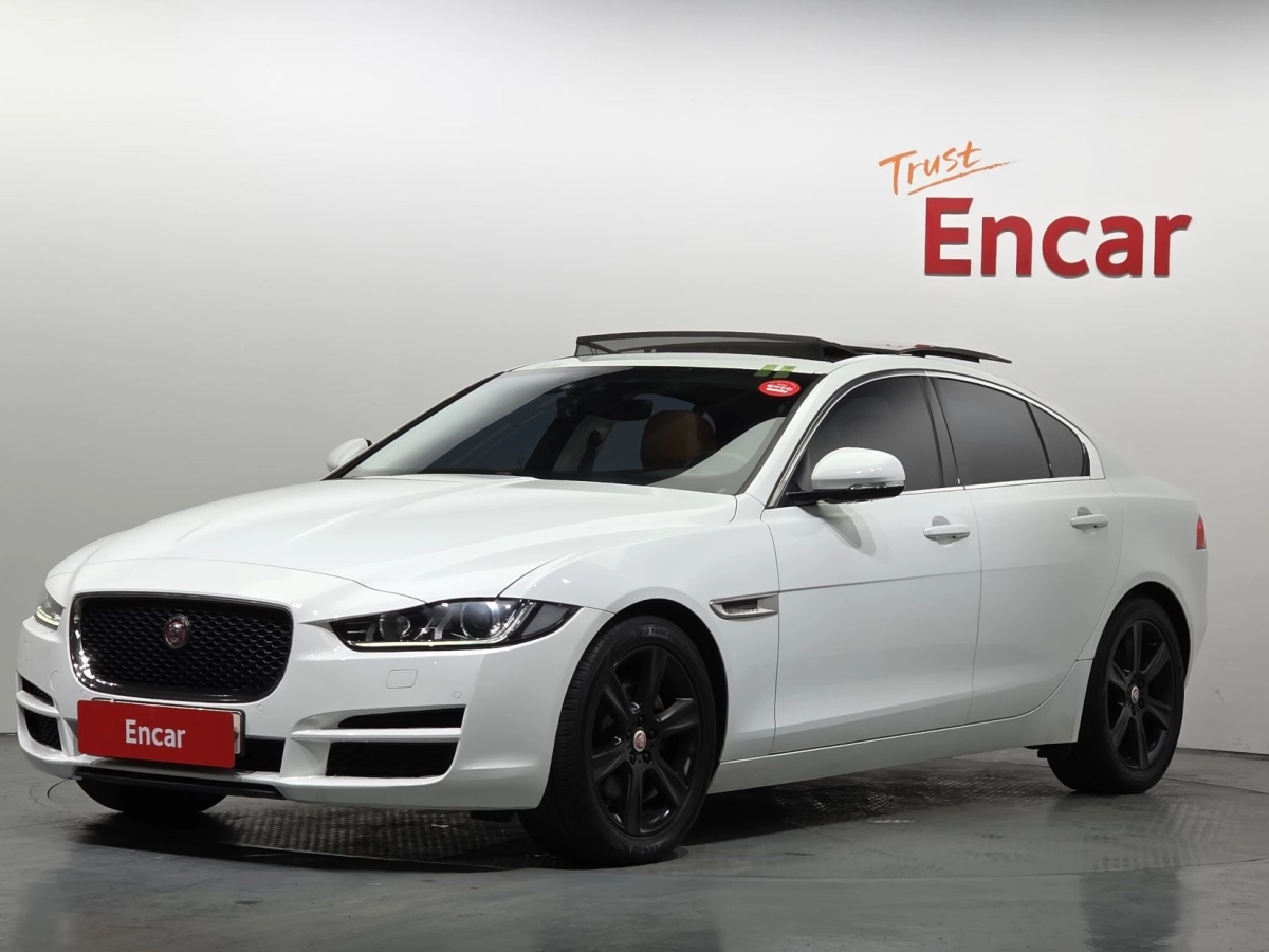 JAGUAR XE  2019