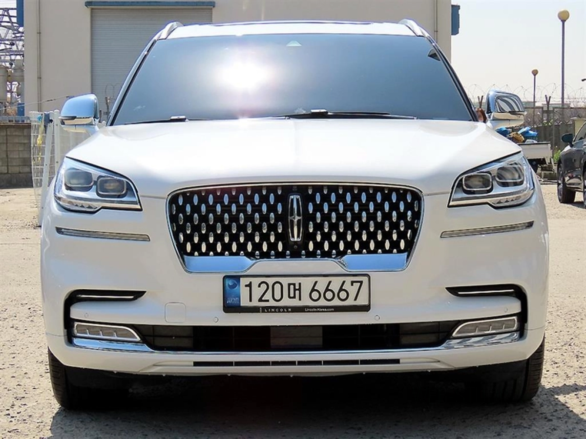 LINCOLN AVIATOR  2020