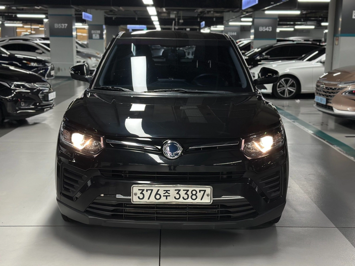 SSANGYONG TIVOLI VERY NEW  2019