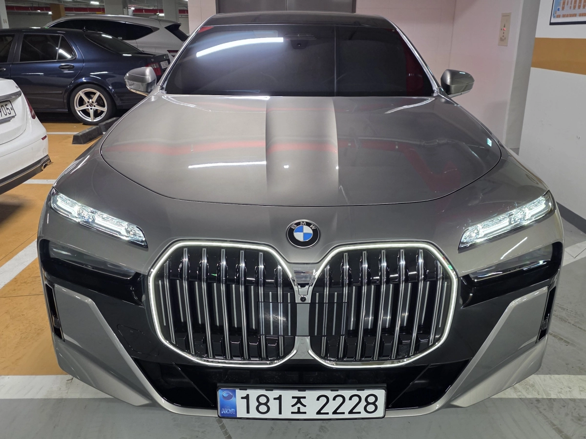 BMW 7-SERIES G70