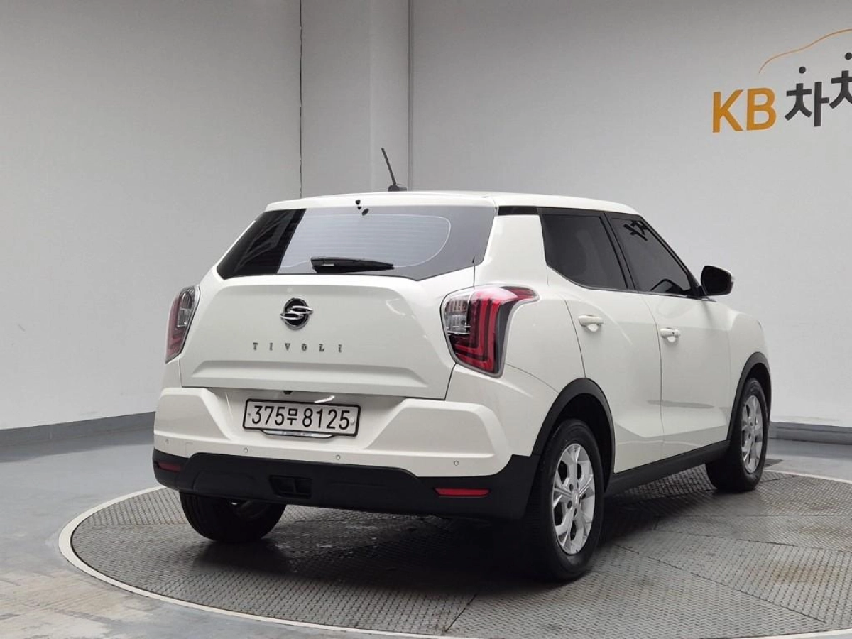 SSANGYONG TIVOLI VERY NEW