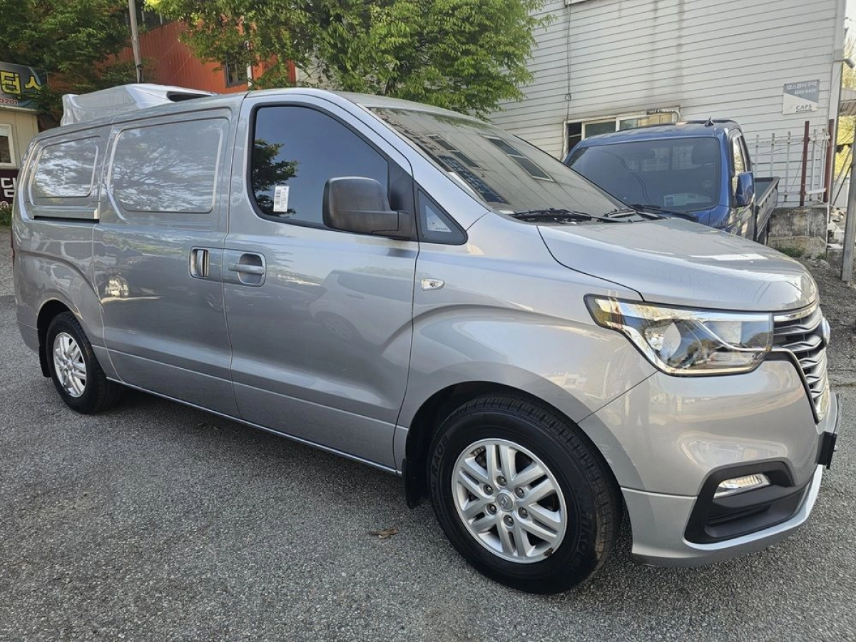 HYUNDAI STAREX GRAND