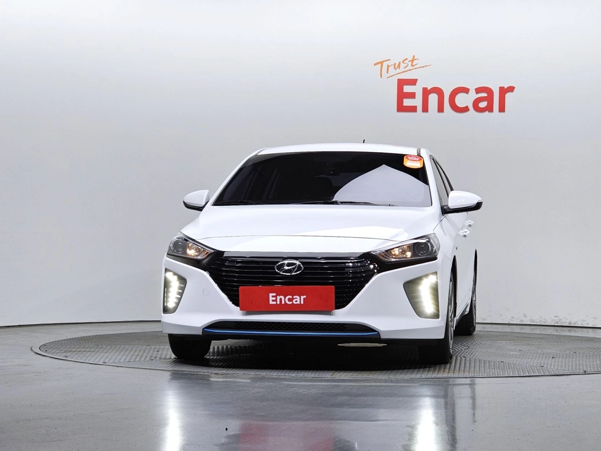 HYUNDAI IONIQ HYBRID