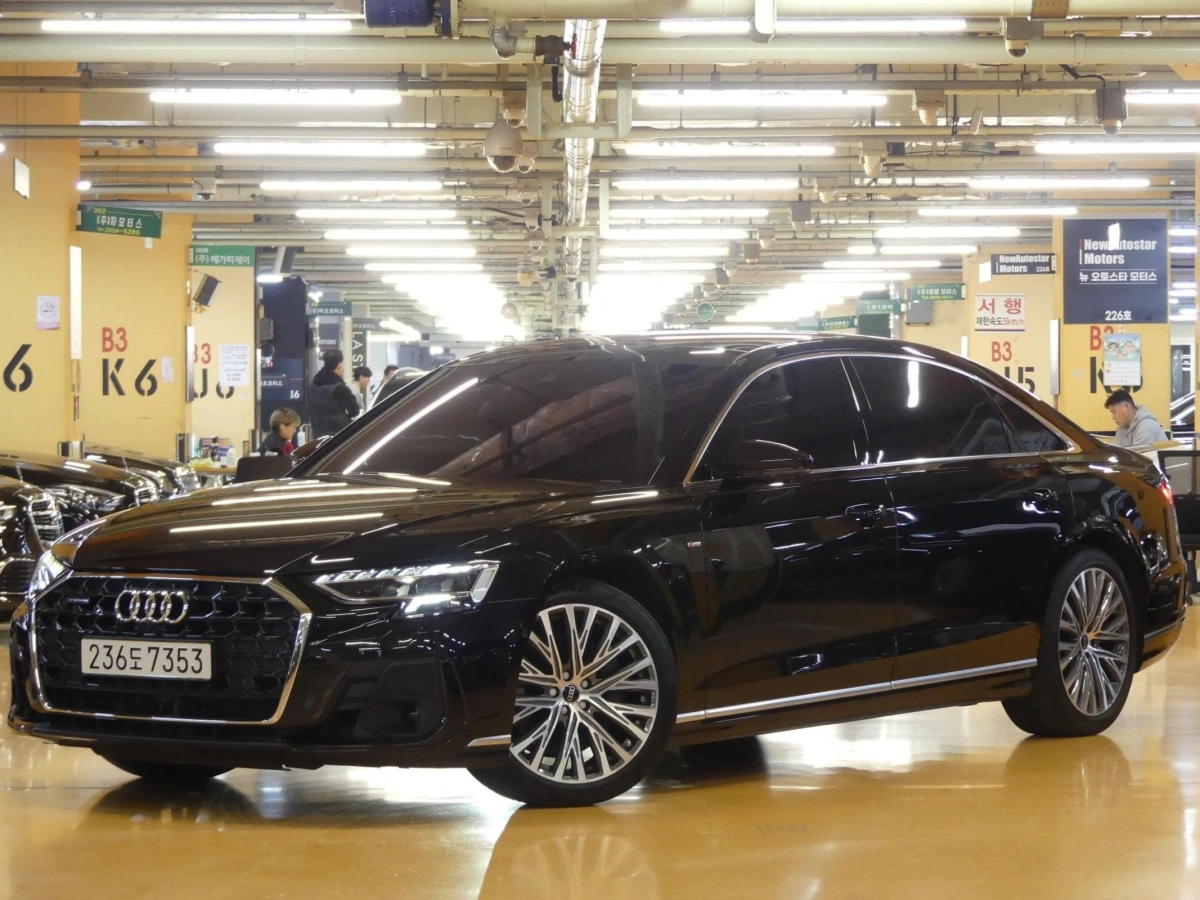 AUDI A8 D5
