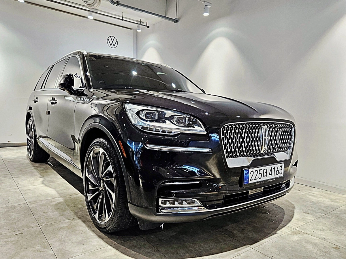 LINCOLN AVIATOR  2023