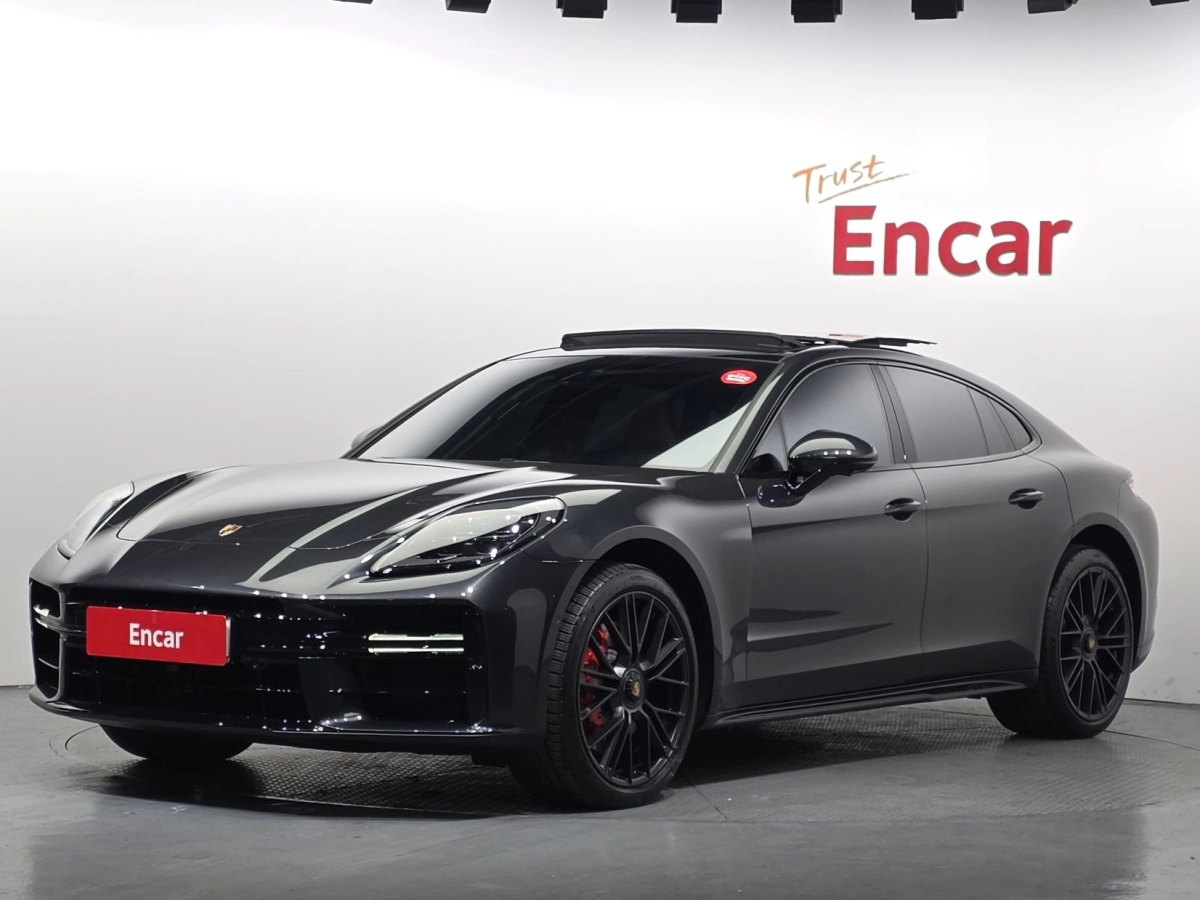 PORSCHE PANAMERA 976 2025