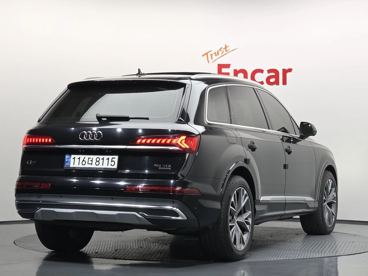 AUDI Q7 4M