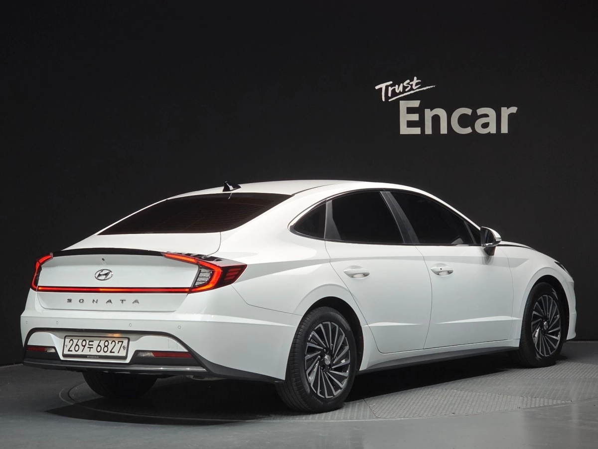 HYUNDAI SONATA HYBRID DN8