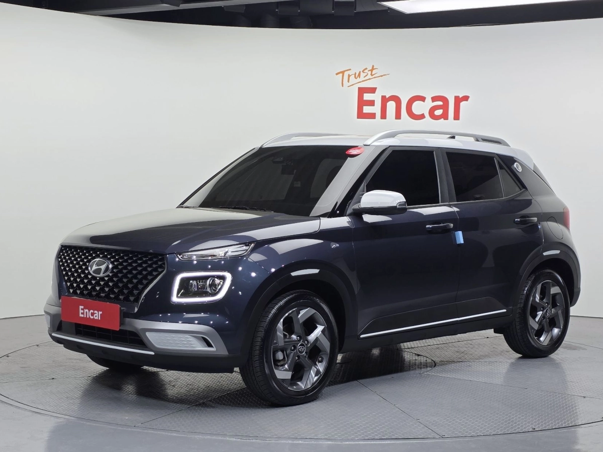 HYUNDAI VENUE  2024