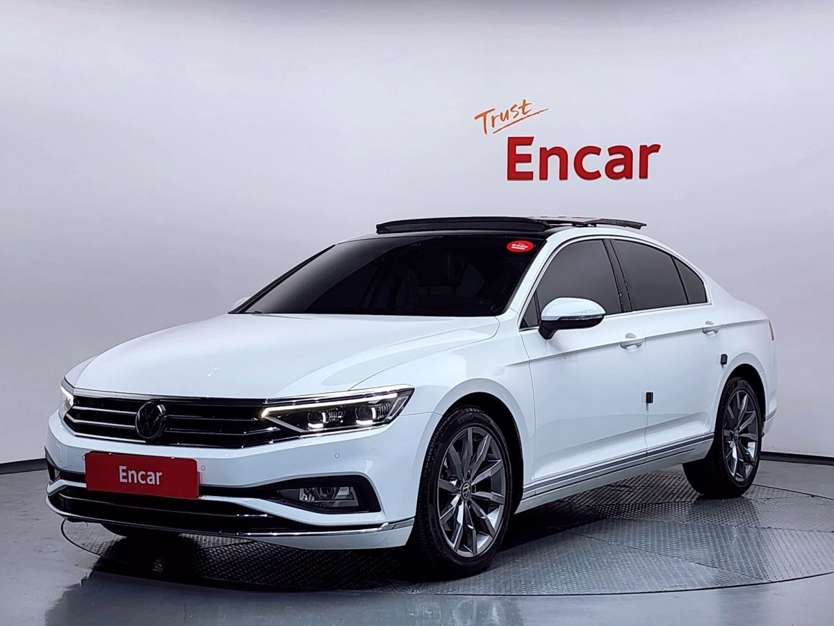 VOLKSWAGEN PASSAT GT B8  2021