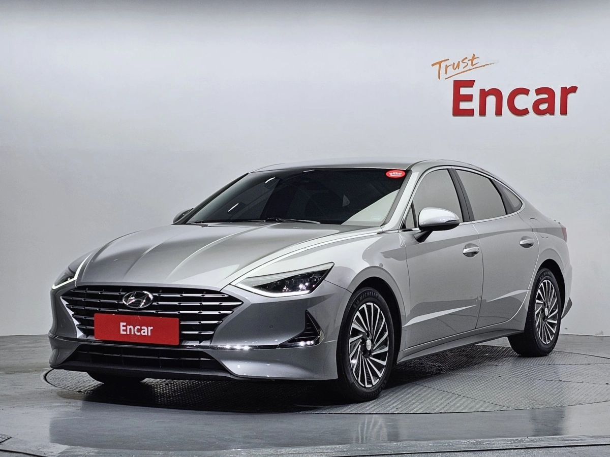 HYUNDAI SONATA HYBRID DN8
