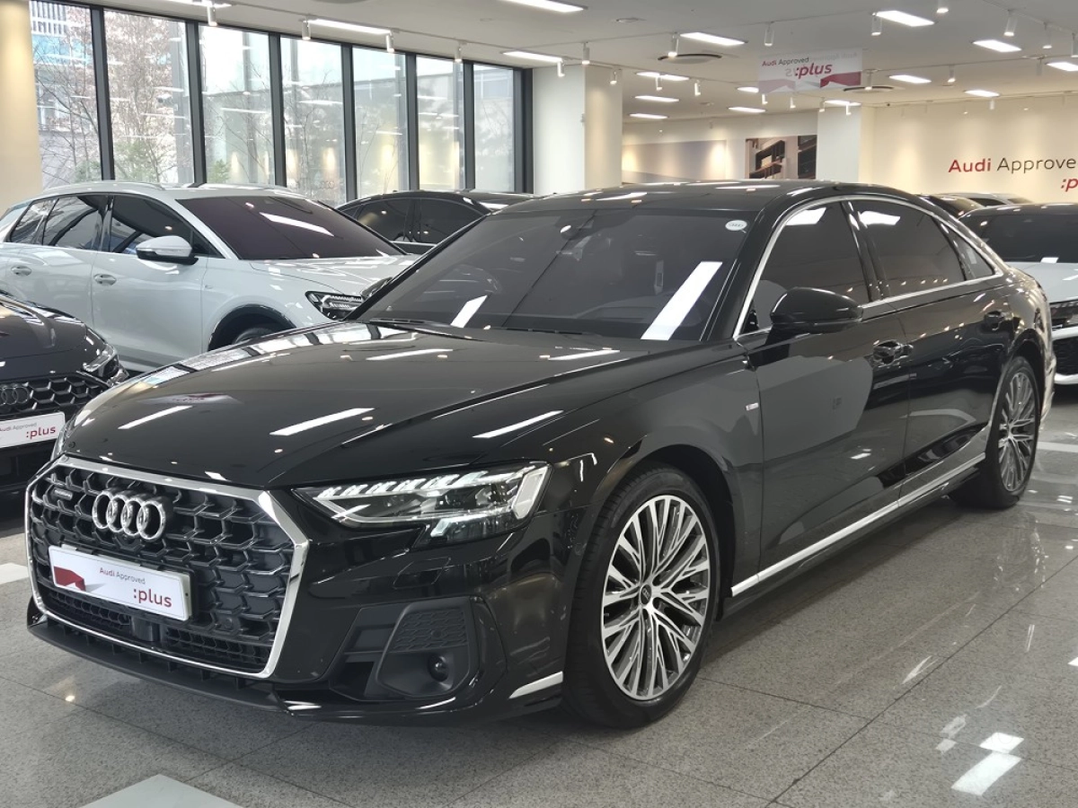 AUDI A8 D5  2023