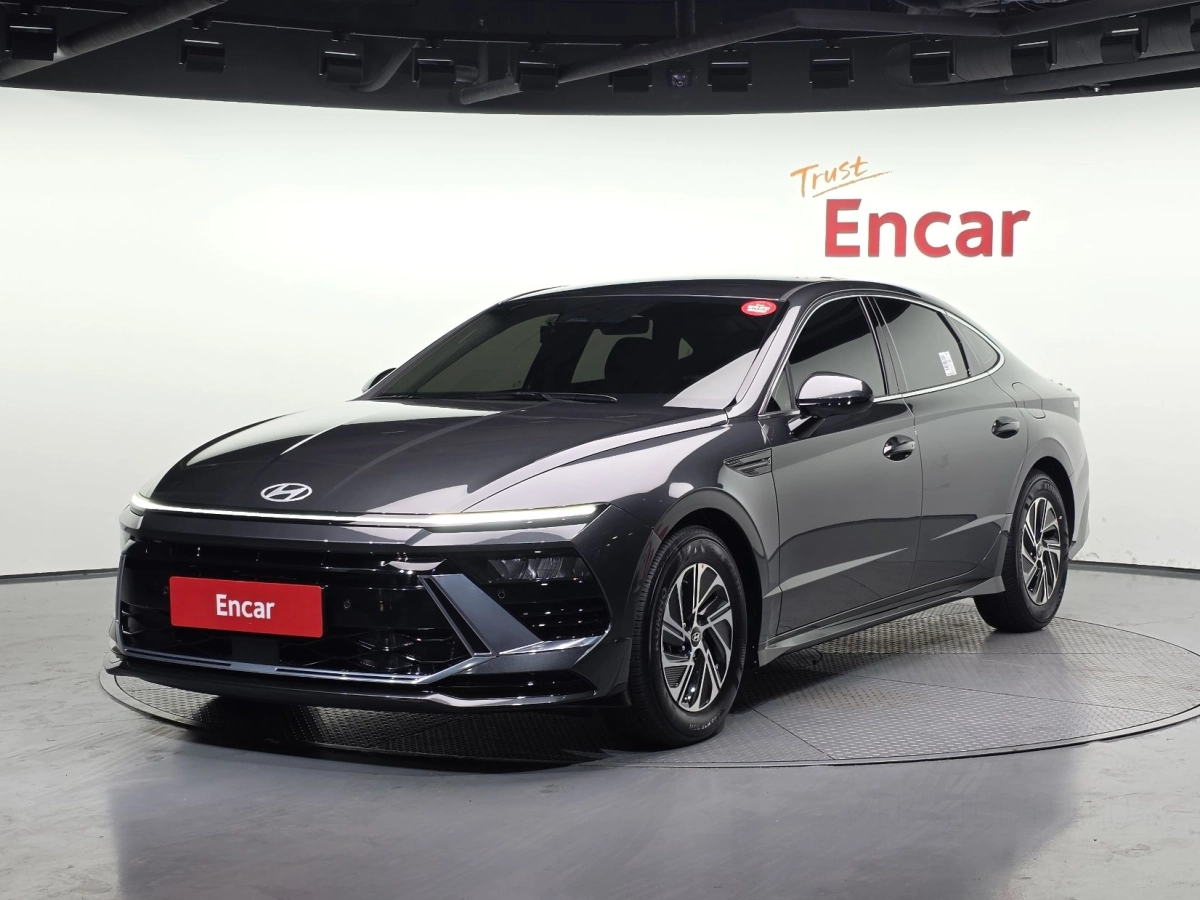 HYUNDAI SONATA DN8 HYBRID  2025