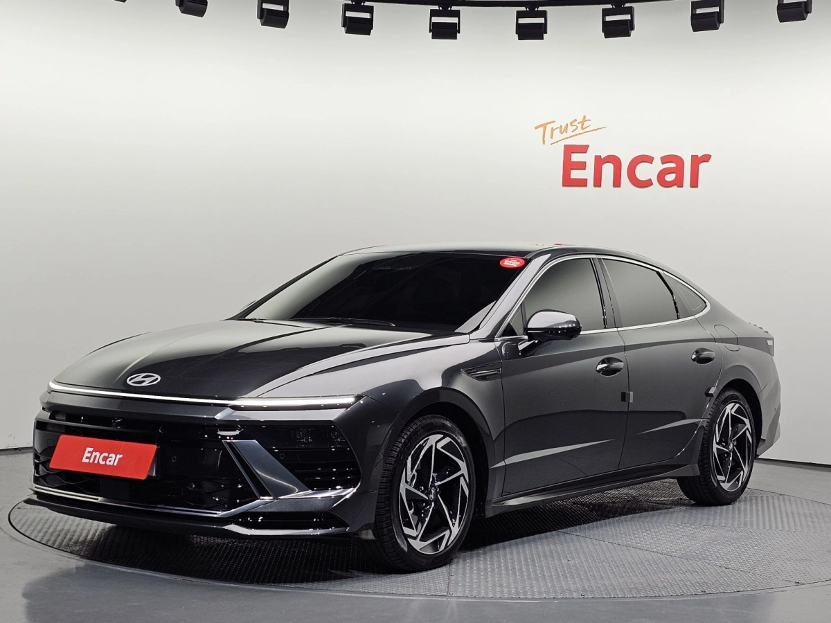 HYUNDAI SONATA DN8 HYBRID  2025