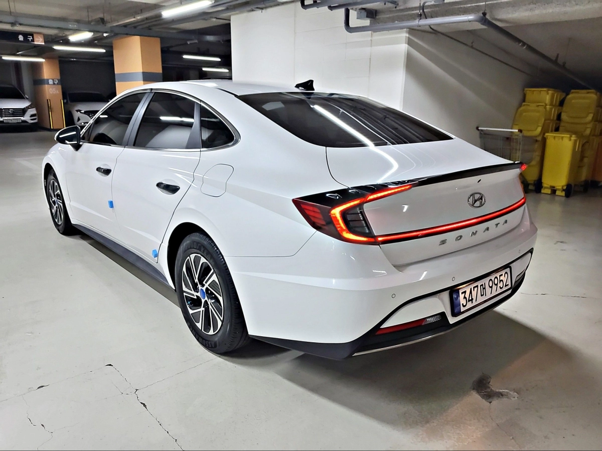 HYUNDAI SONATA HYBRID DN8