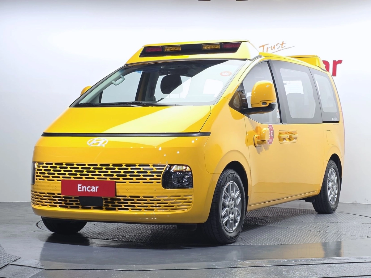 HYUNDAI STARIA  2025