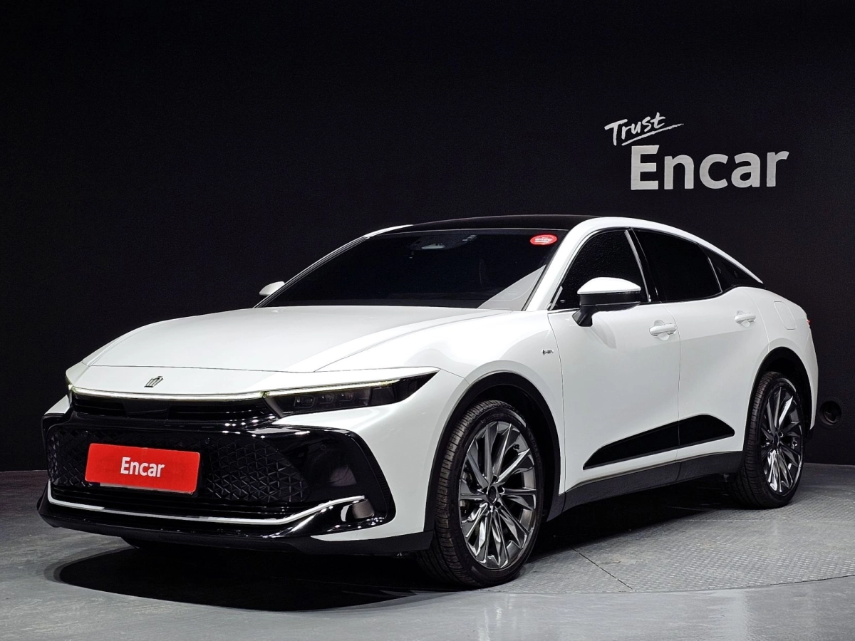 TOYOTA CROWN CROSSOVER  2024