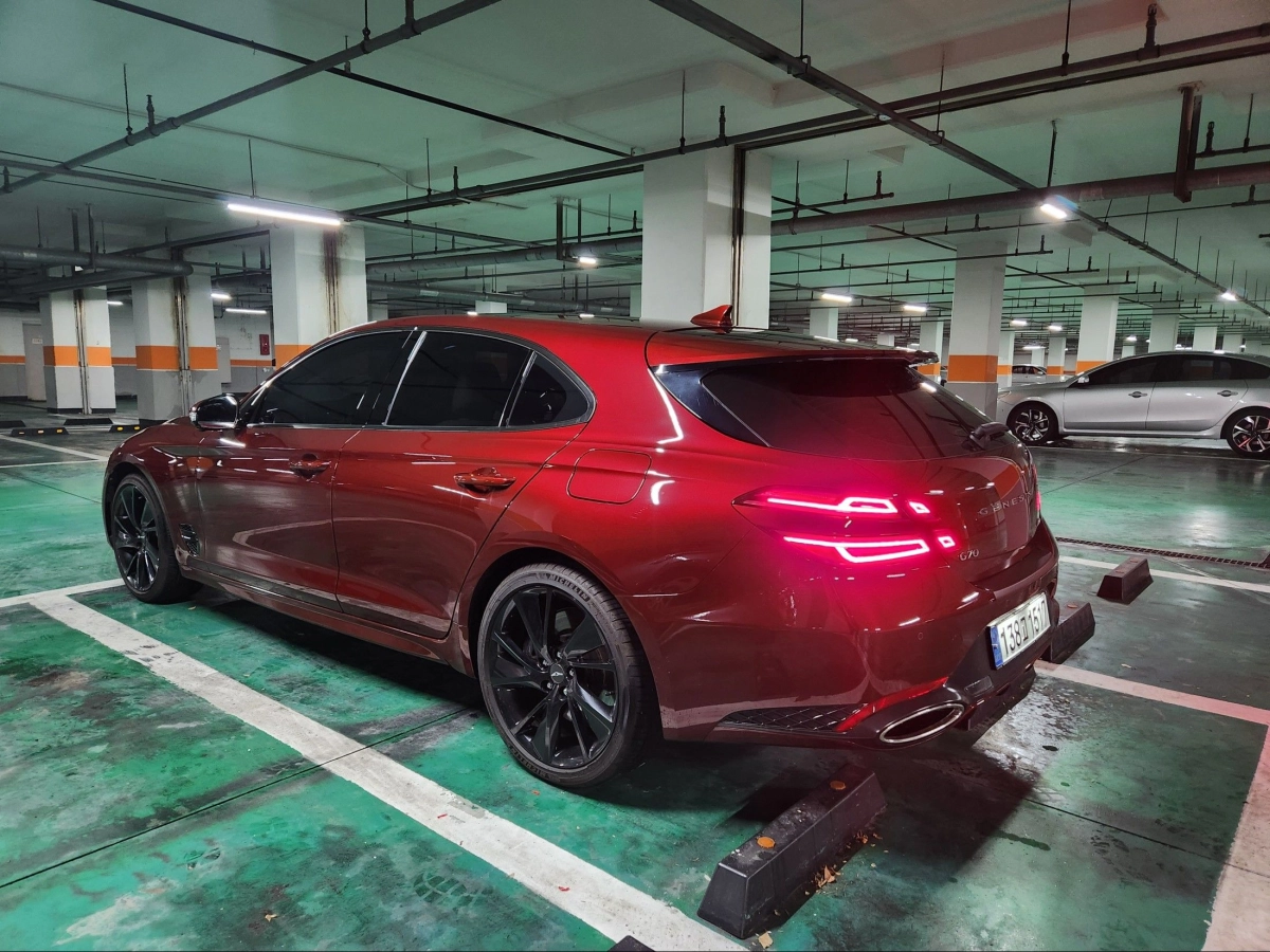 GENESIS G70 SHOOTING BRAKE