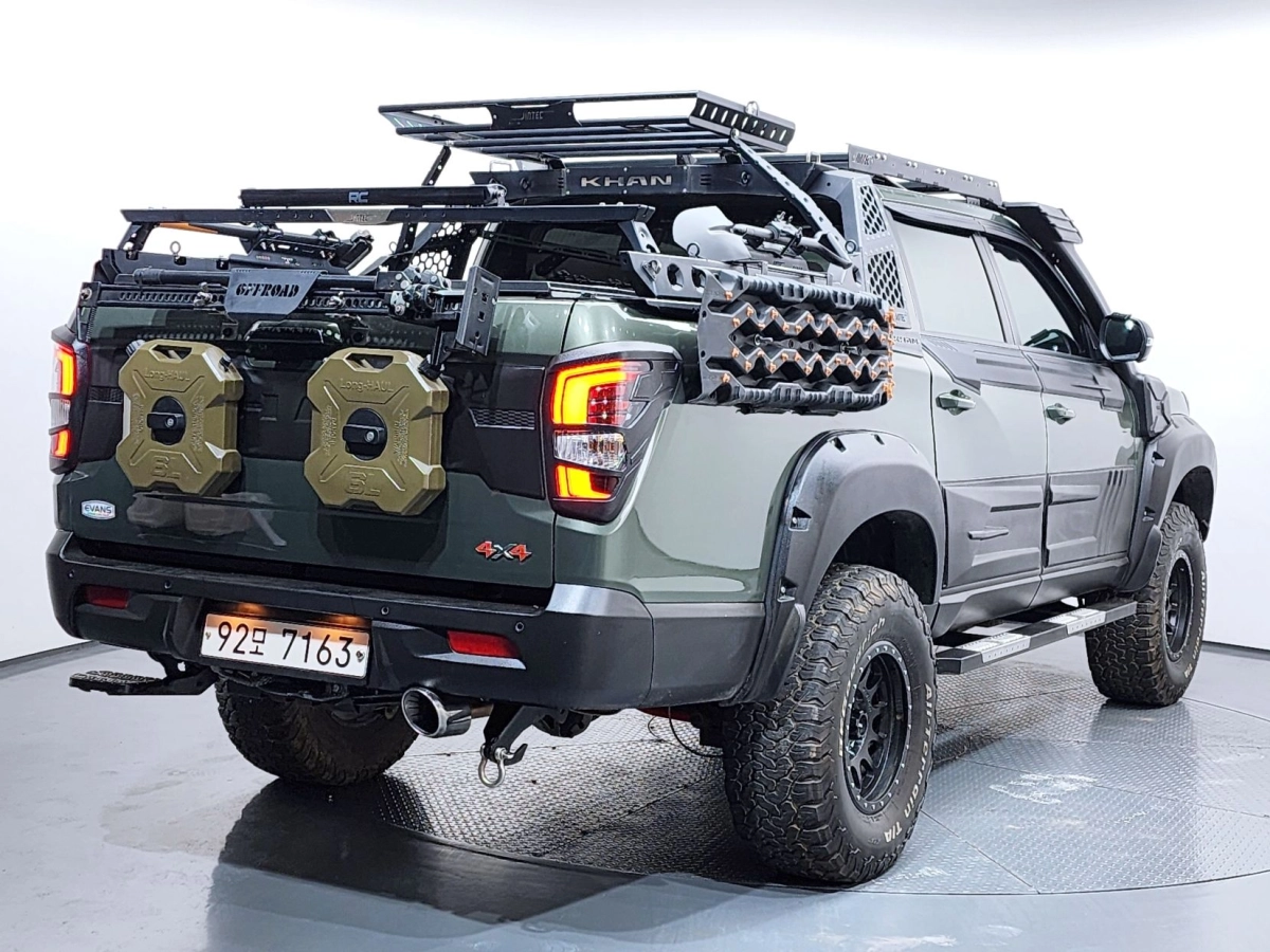 SSANGYONG REXTON SPORTS CAR