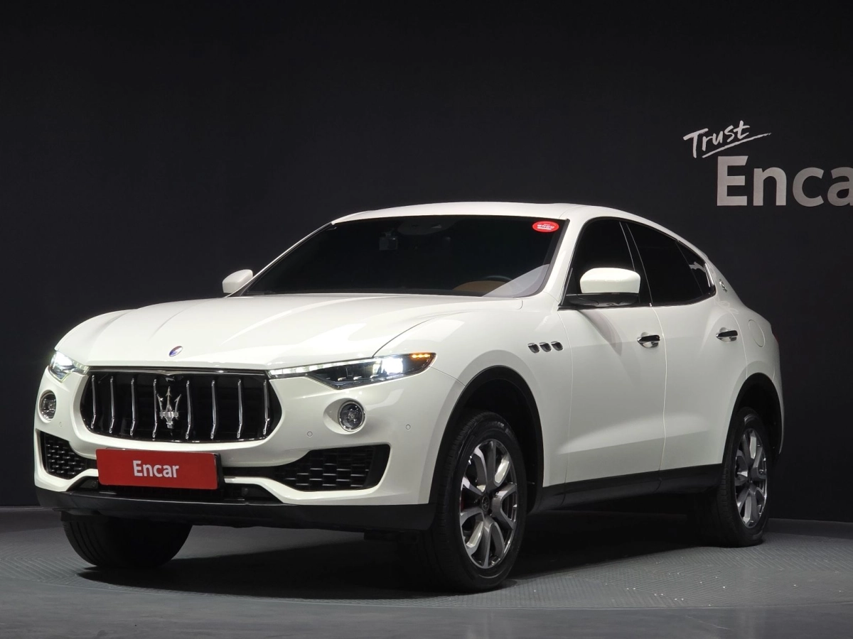 MASERATI LEVANTE 2020