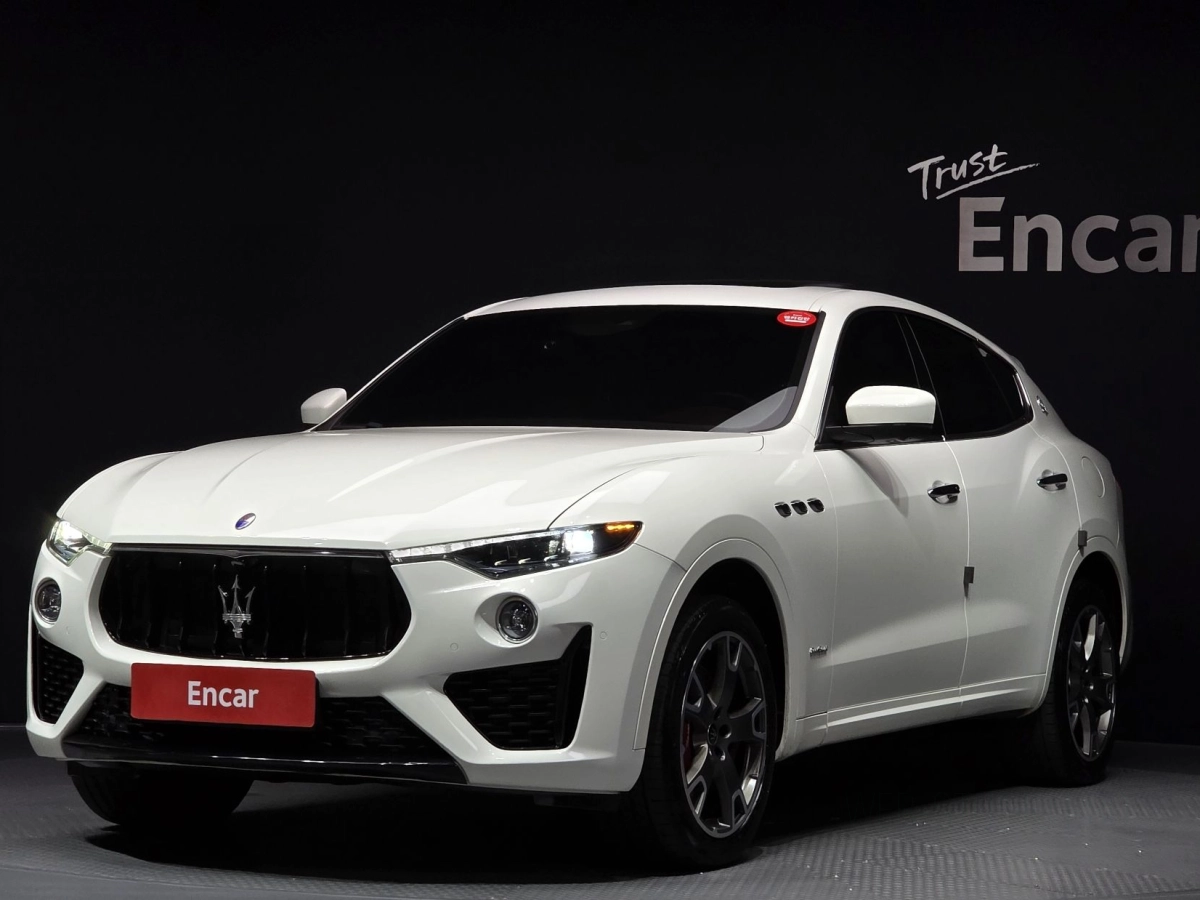 MASERATI LEVANTE 2020
