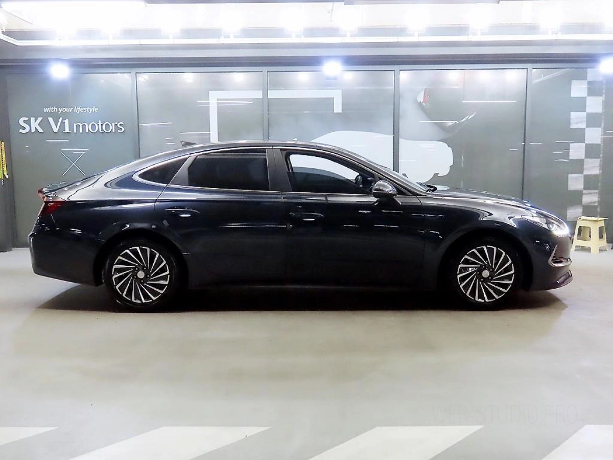 HYUNDAI SONATA HYBRID DN8