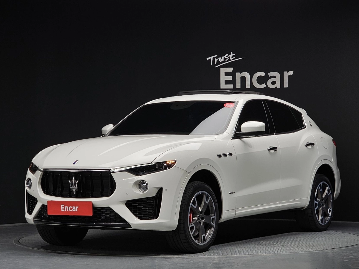 MASERATI LEVANTE 2020
