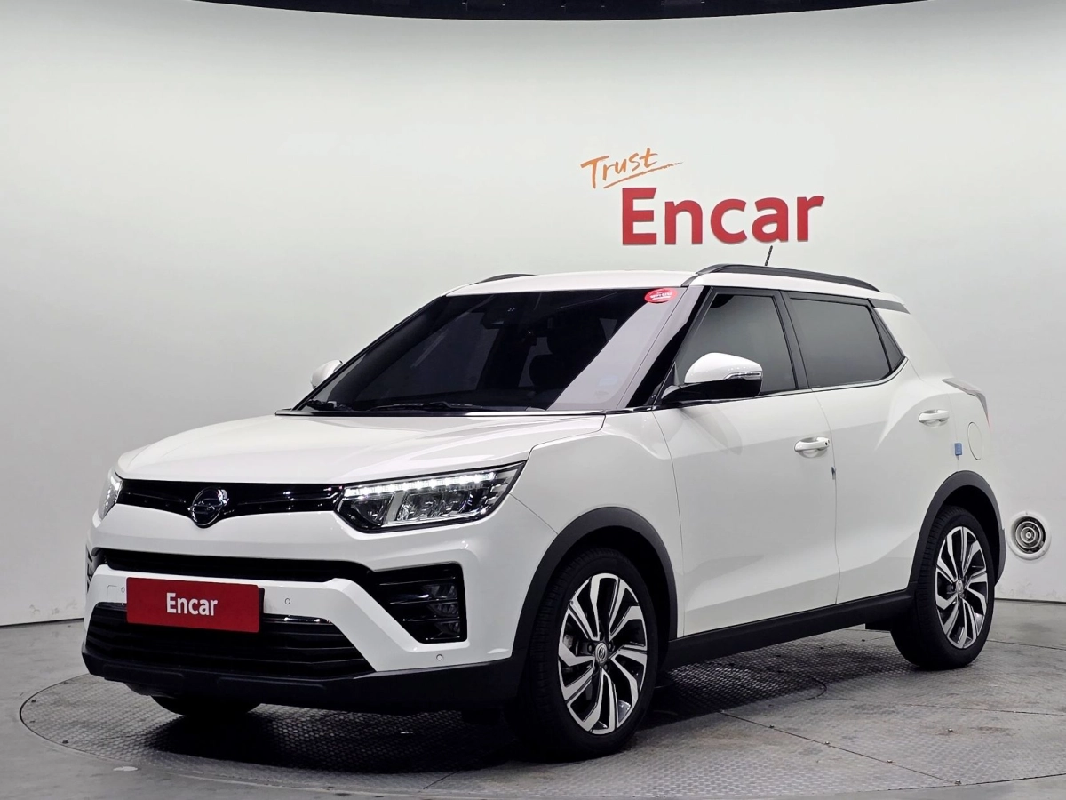 SSANGYONG TIVOLI VERY NEW  2021