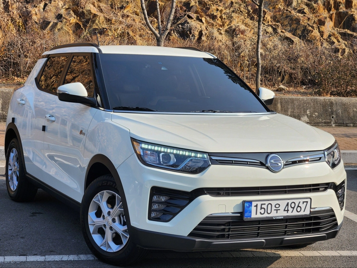 SSANGYONG TIVOLI VERY NEW  2021