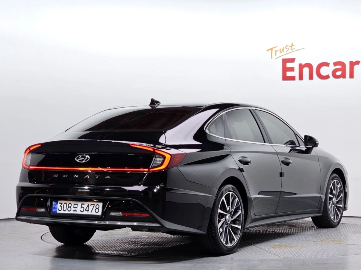 HYUNDAI SONATA HYBRID DN8