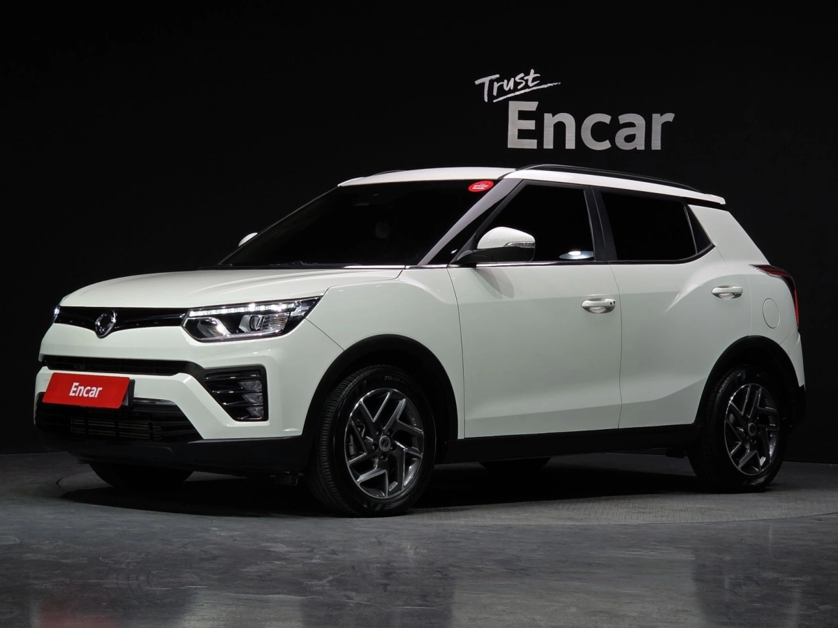 SSANGYONG TIVOLI VERY NEW
