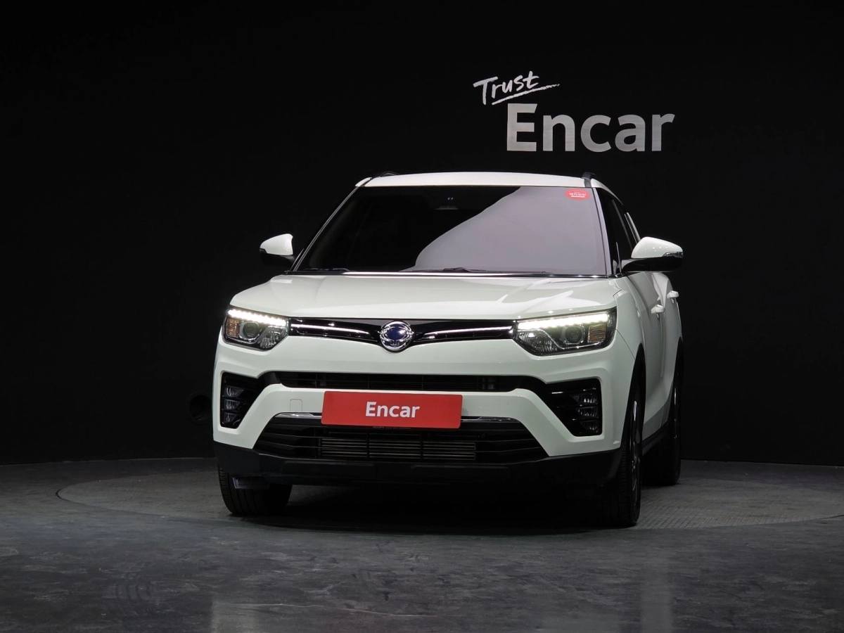 SSANGYONG TIVOLI VERY NEW