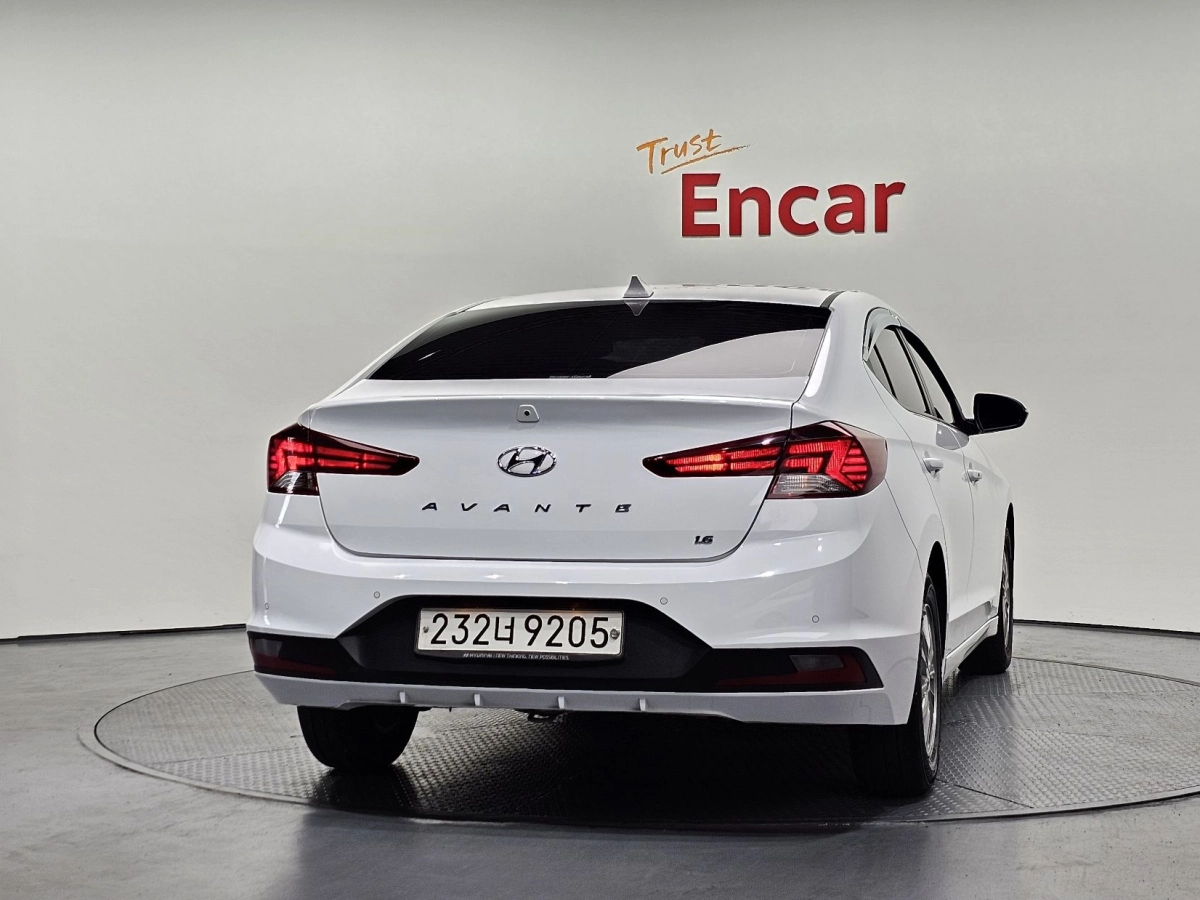 HYUNDAI AVANTE AD